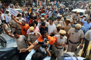 Dozens detained in India for disrupting Muslim prayers