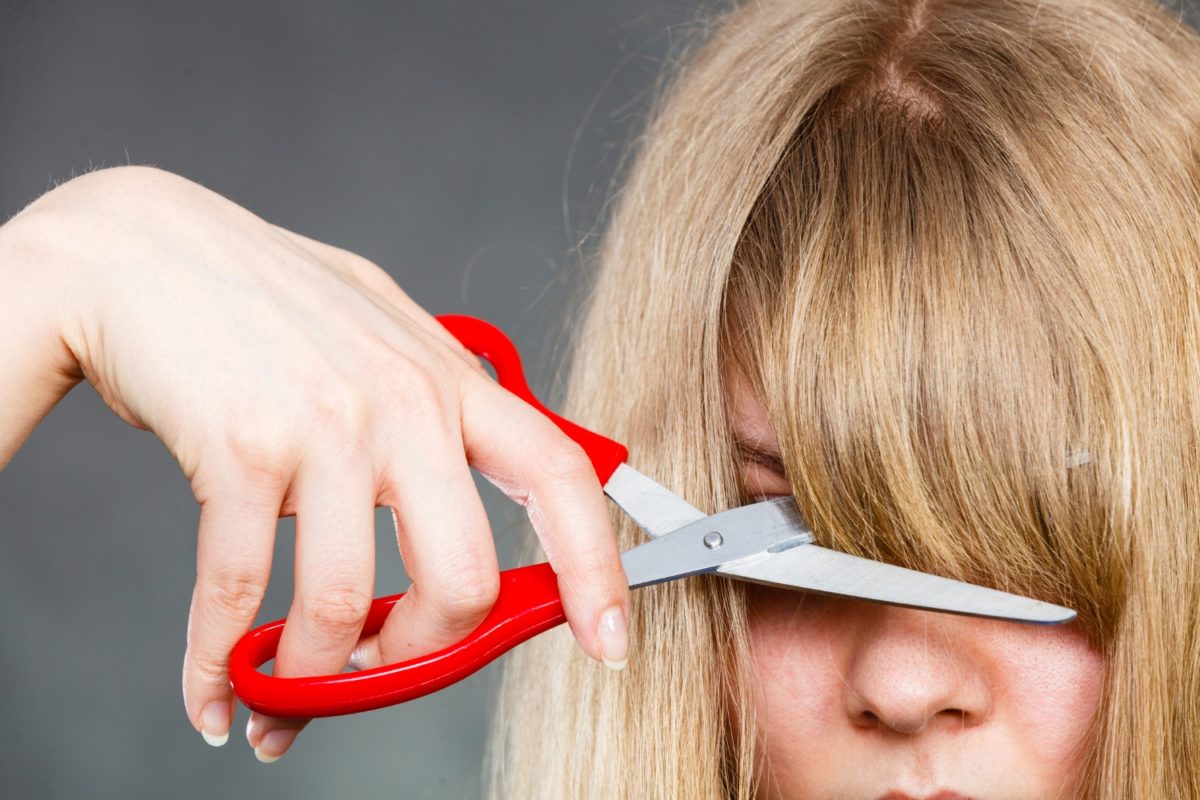 Daily hacks Cut your own perfect bangs with these easy tips