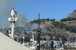 signal hill fire cape town