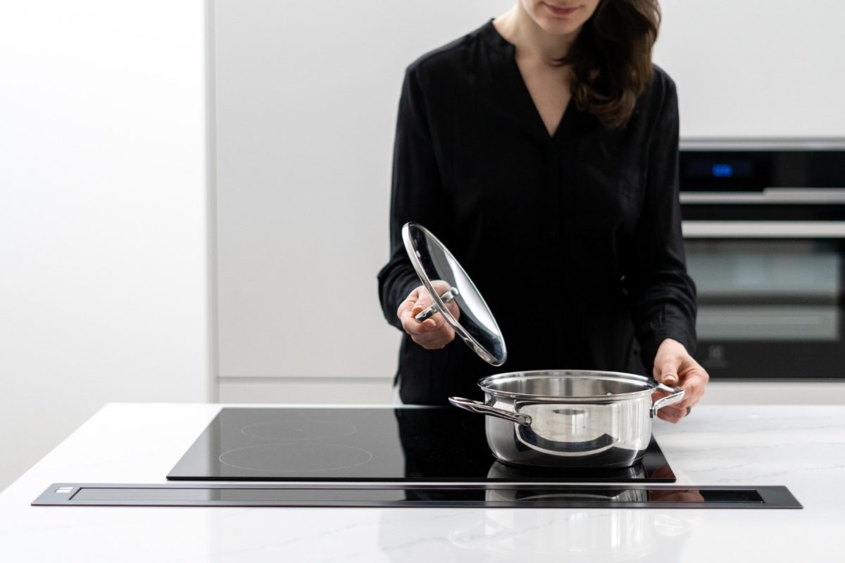Daily hacks How to clean glass pot lids and remove stubborn grime
