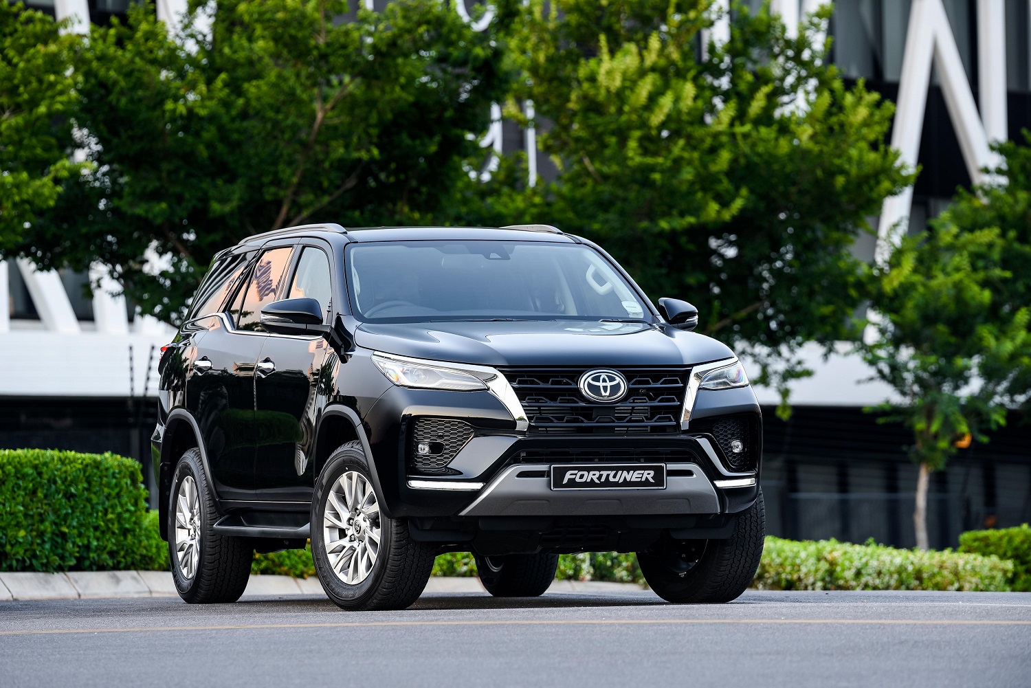 Fortuner Black 2022