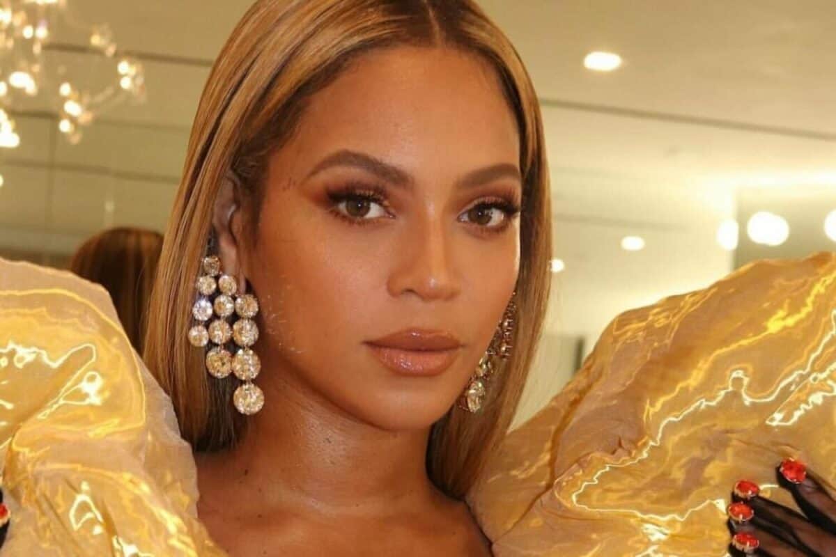 Beyoncé's latest album tops charts minutes after its release