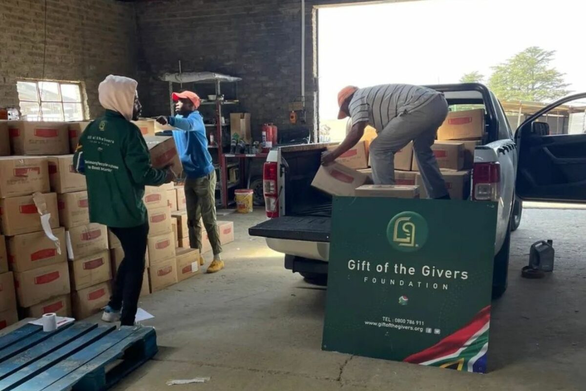 Gift of the Givers arrives with supplies for Jagersfontein victims