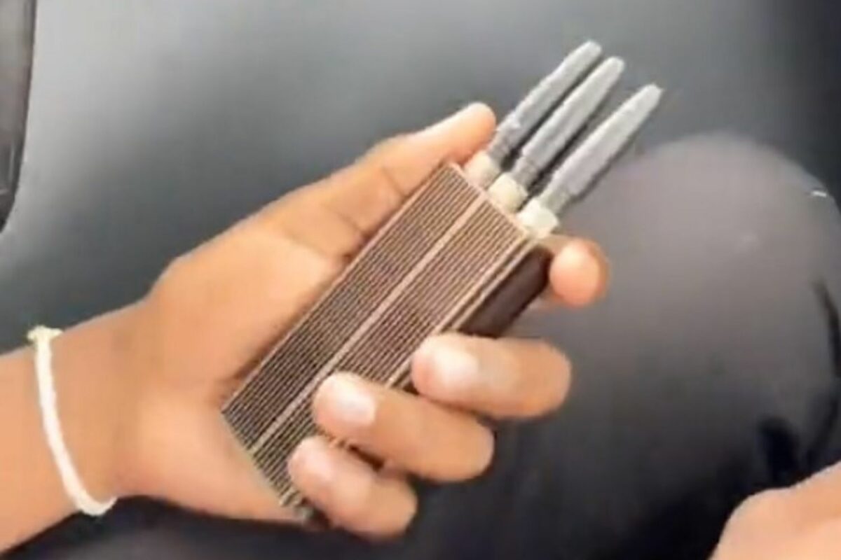WATCH Man shows off signal jammer on social media