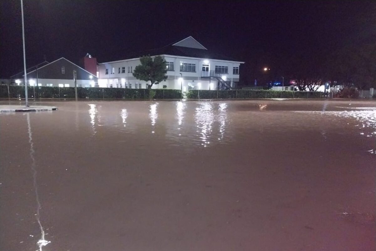 Hundreds evacuated as Komani battered by floods