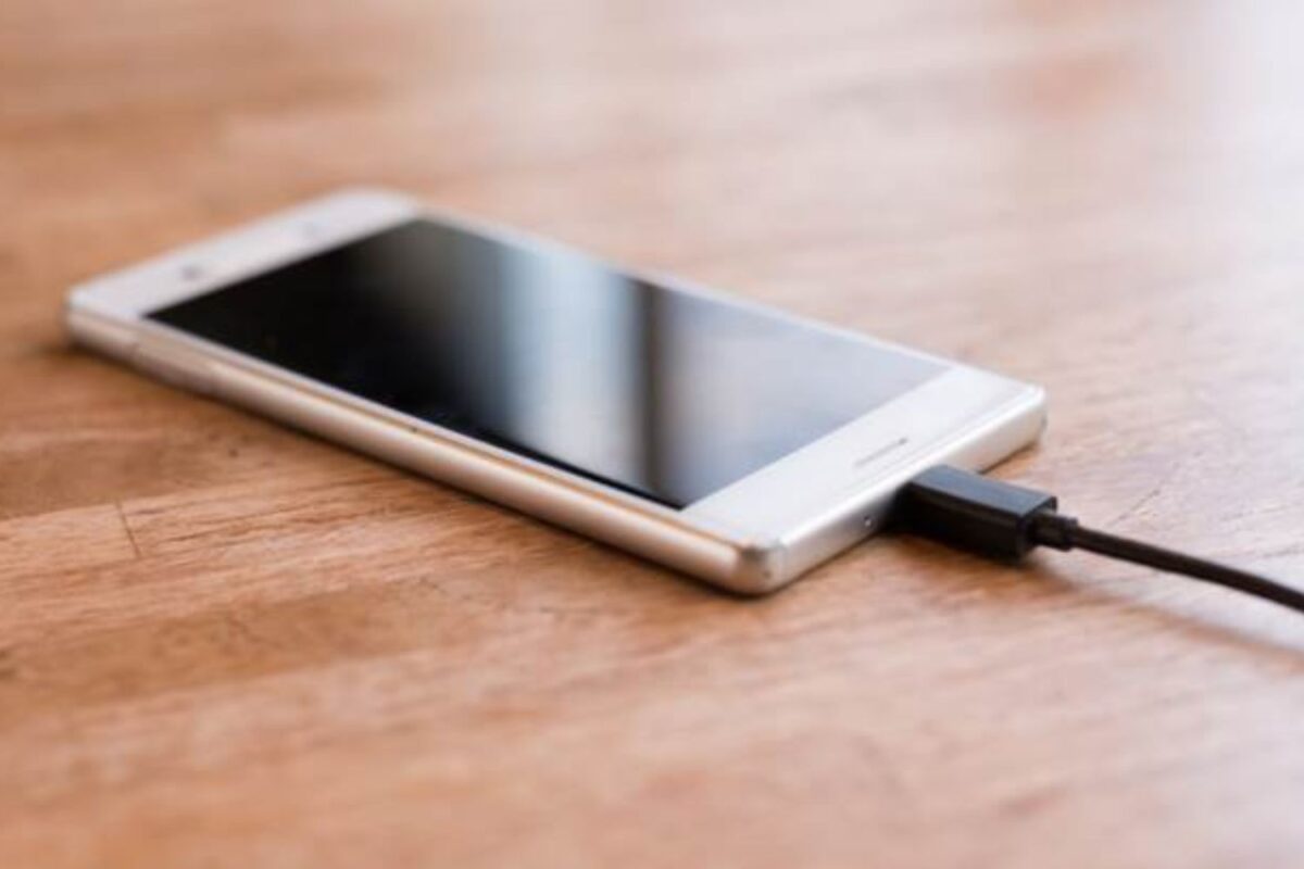 TECH How to charge your smartphones properly