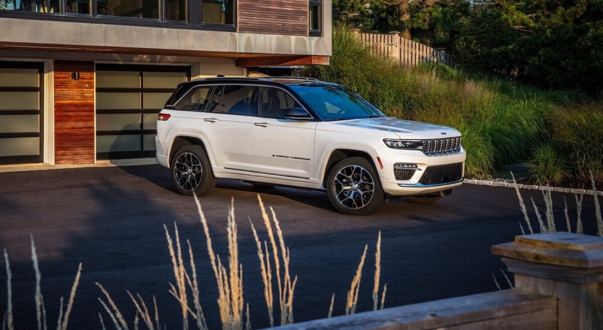 Spaceforfive new Jeep Grand Cherokee officially priced