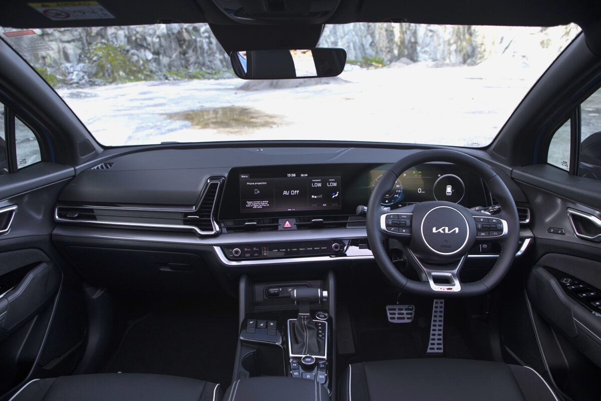 Oilburning turbodiesel new Kia Sportage officially priced