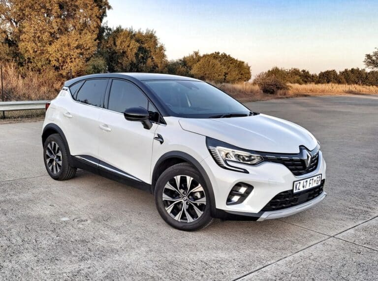 The Ultimate Review We Put The Renault Captur Nera Tetto Bianco To The Test - f7c8mr9