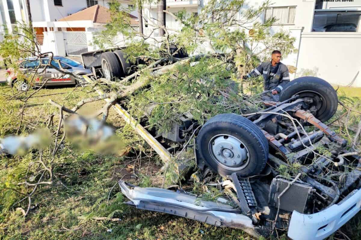 Two children killed by tow truck while walking to school in kzn