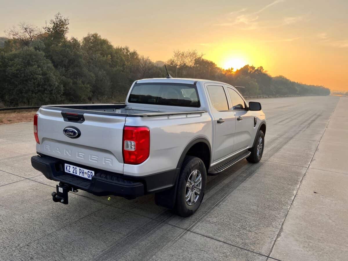 Ford Ranger single turbo drills Toyota Hilux and Nissan Navara | The ...