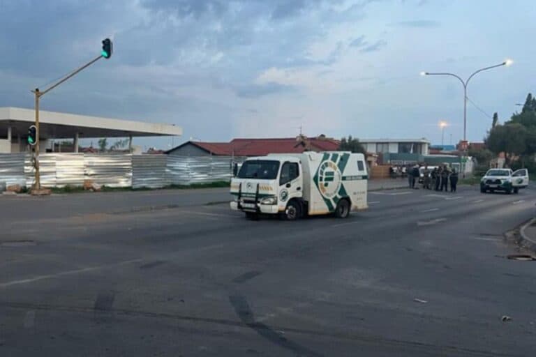WATCH: Two robbers shot dead in foiled CIT heist in Soweto