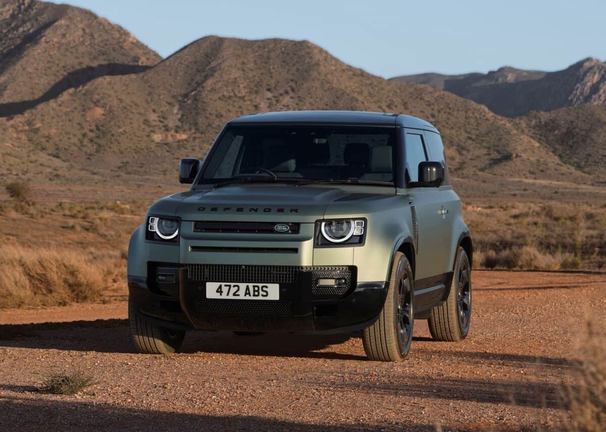 JLR updates Defender with simplified range and specification items
