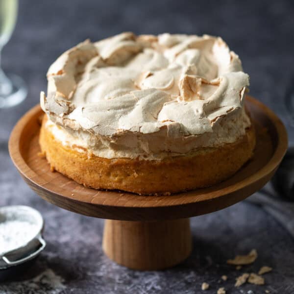 Crispy Meringue Cake recipe