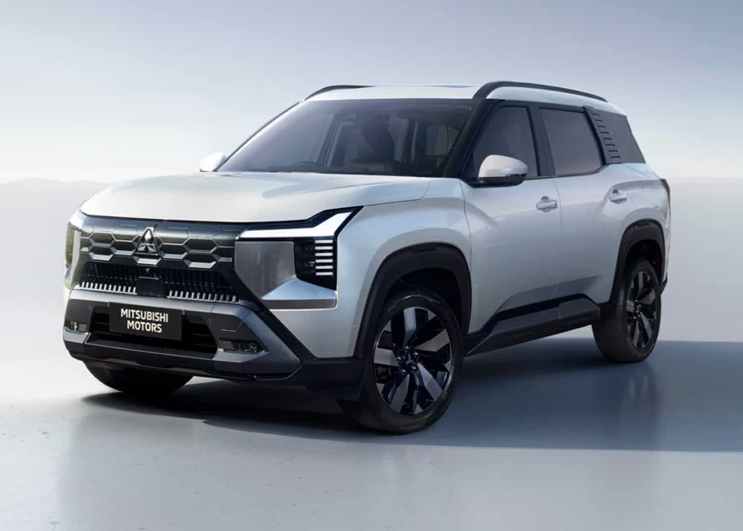 Mitsubishi reveals new seven-seat Destinator