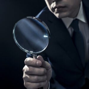 Private investigator unpacks politics with coffee, clowns and conspiracies