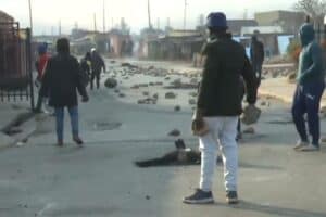 Mayor convenes urgent meeting to resolve volatile Thembisa protest