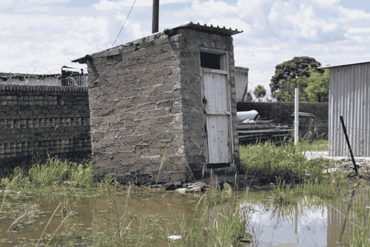 Bucket toilets in the Free State are still awaiting completion.