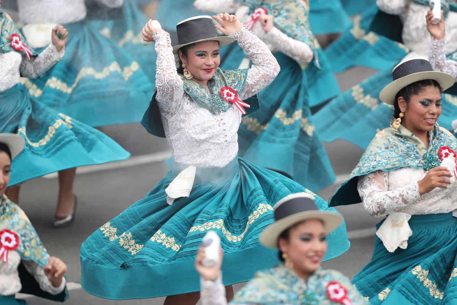 Peru celebrates 204 years of independence with a parade