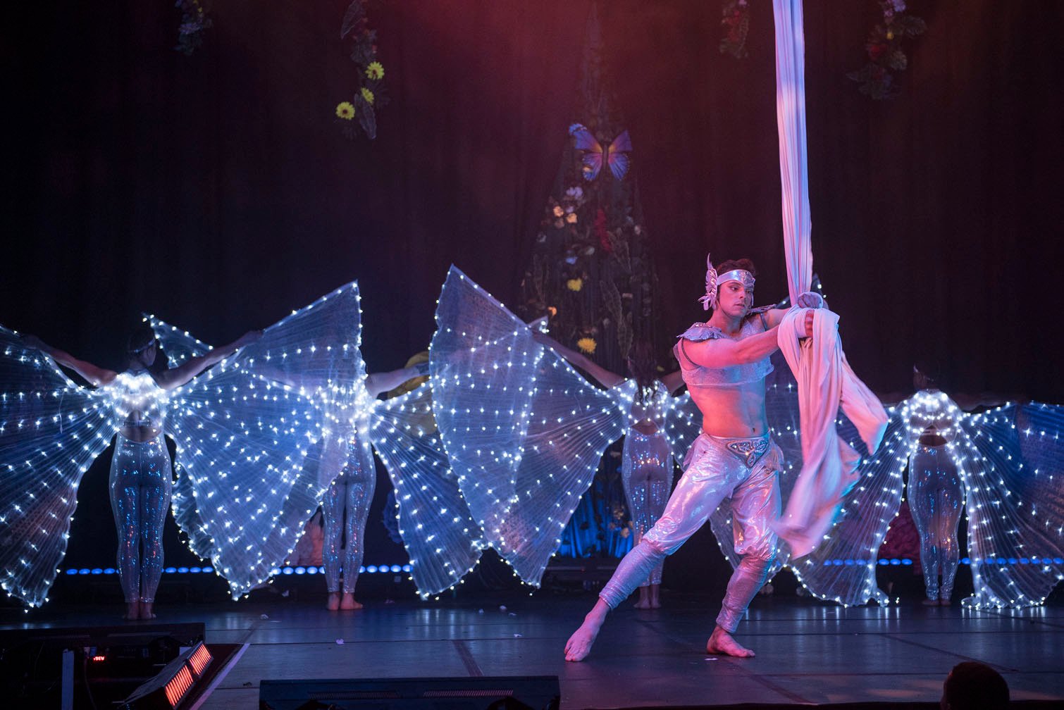 The Cirk production Worlds Away