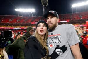 Taylor Swift Travis Kelce engagement