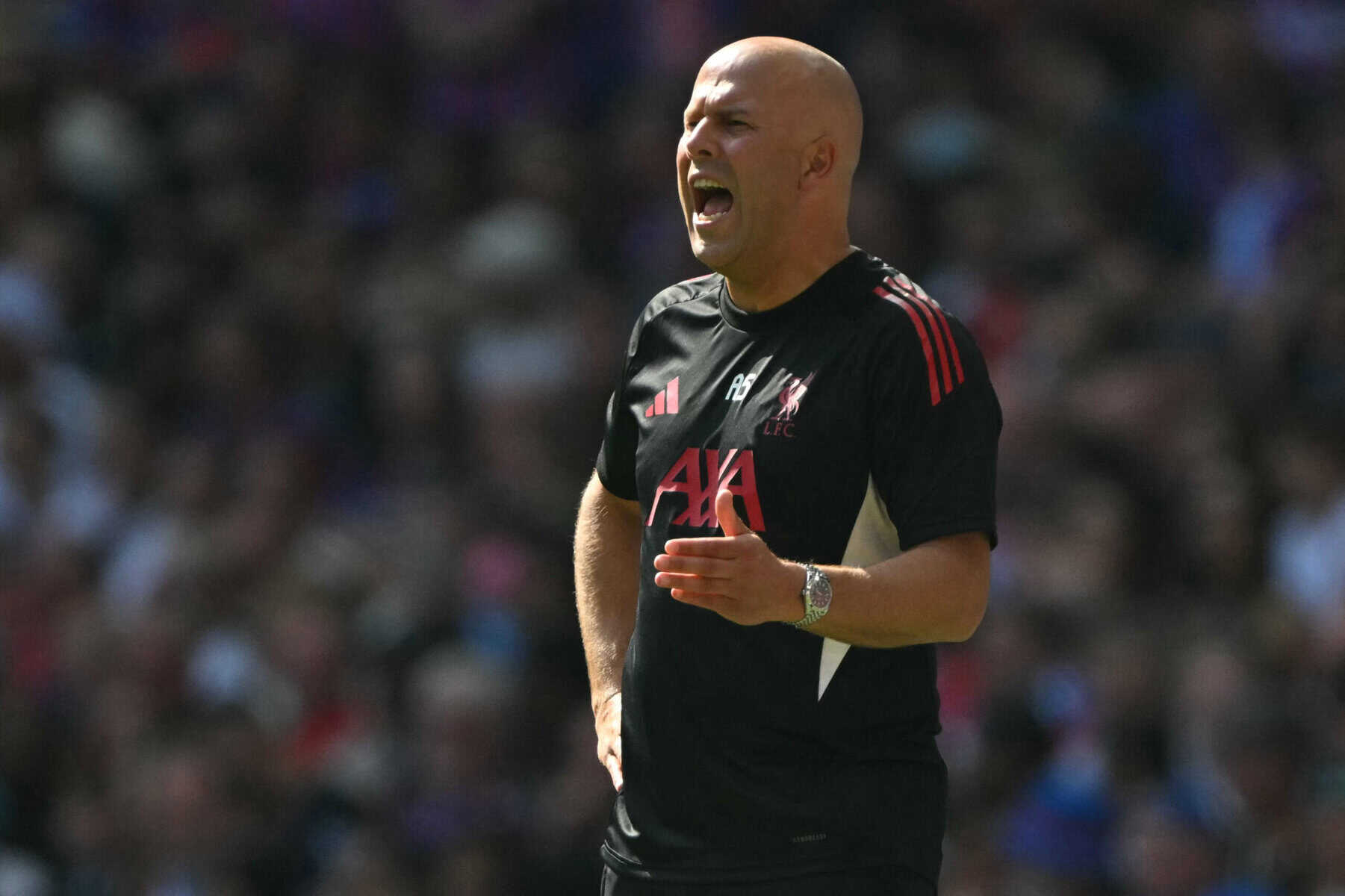 Slot seeks Liverpool balance for Premier League defence