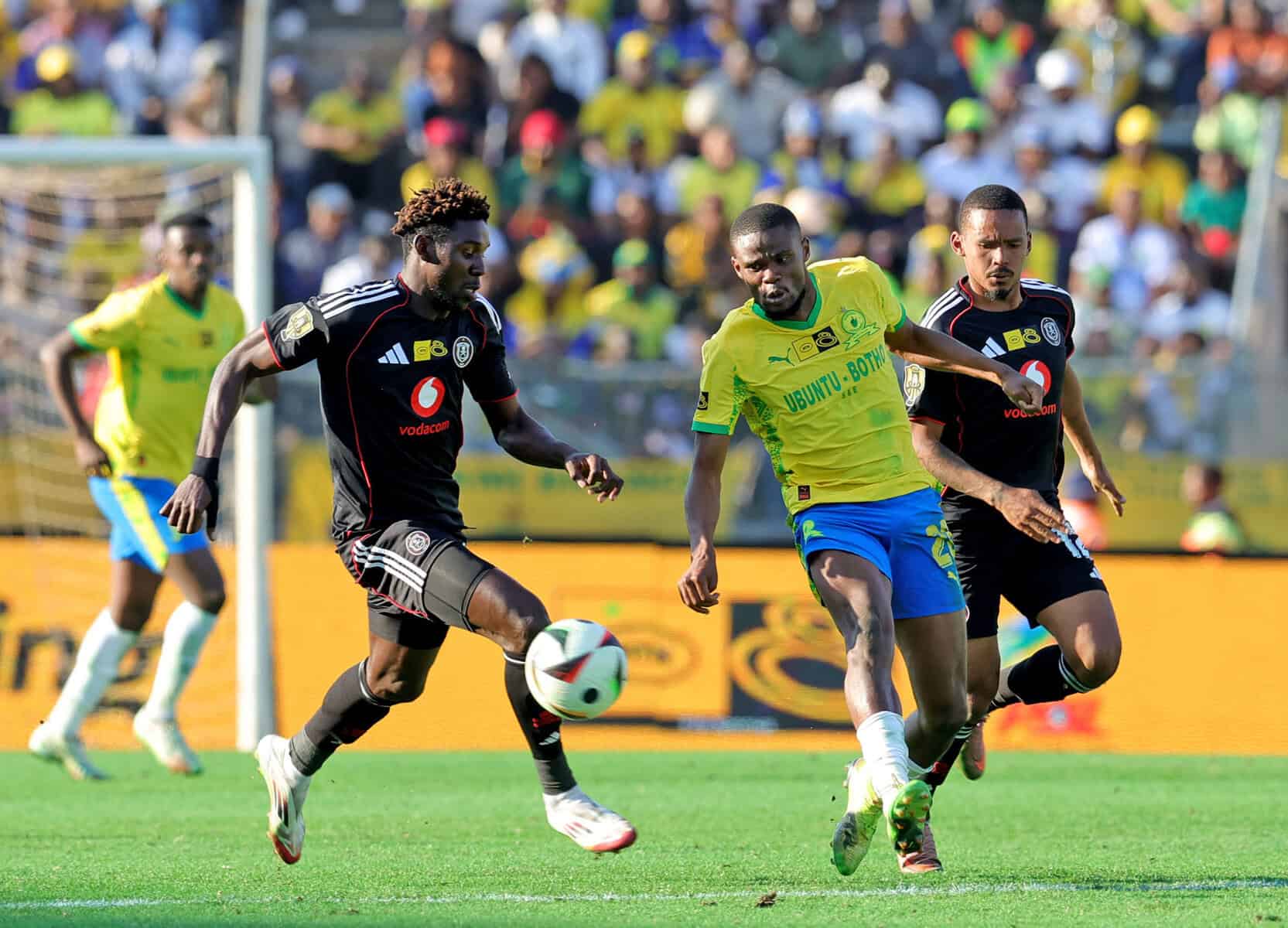 Mdunyelwa talks Chiefs crowd factor at FNB