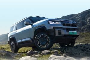 Fangchengbao Bao 8 set for South Africa as Denza B8