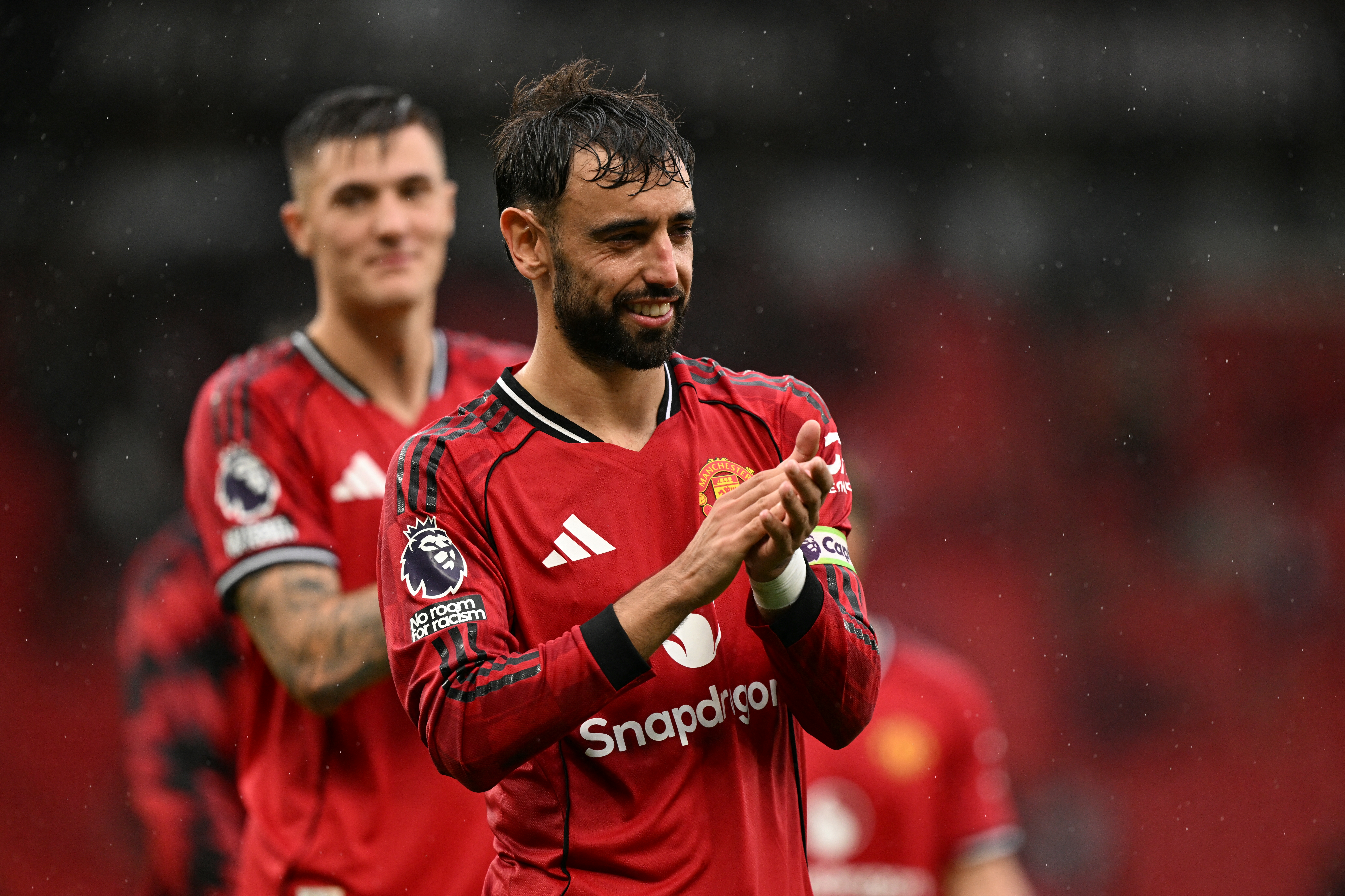 Fernandes lifts Man United gloom, Frank suffers first league loss with Spurs
