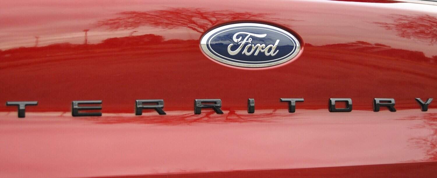 2014 ford f-150 tundra 4x4.