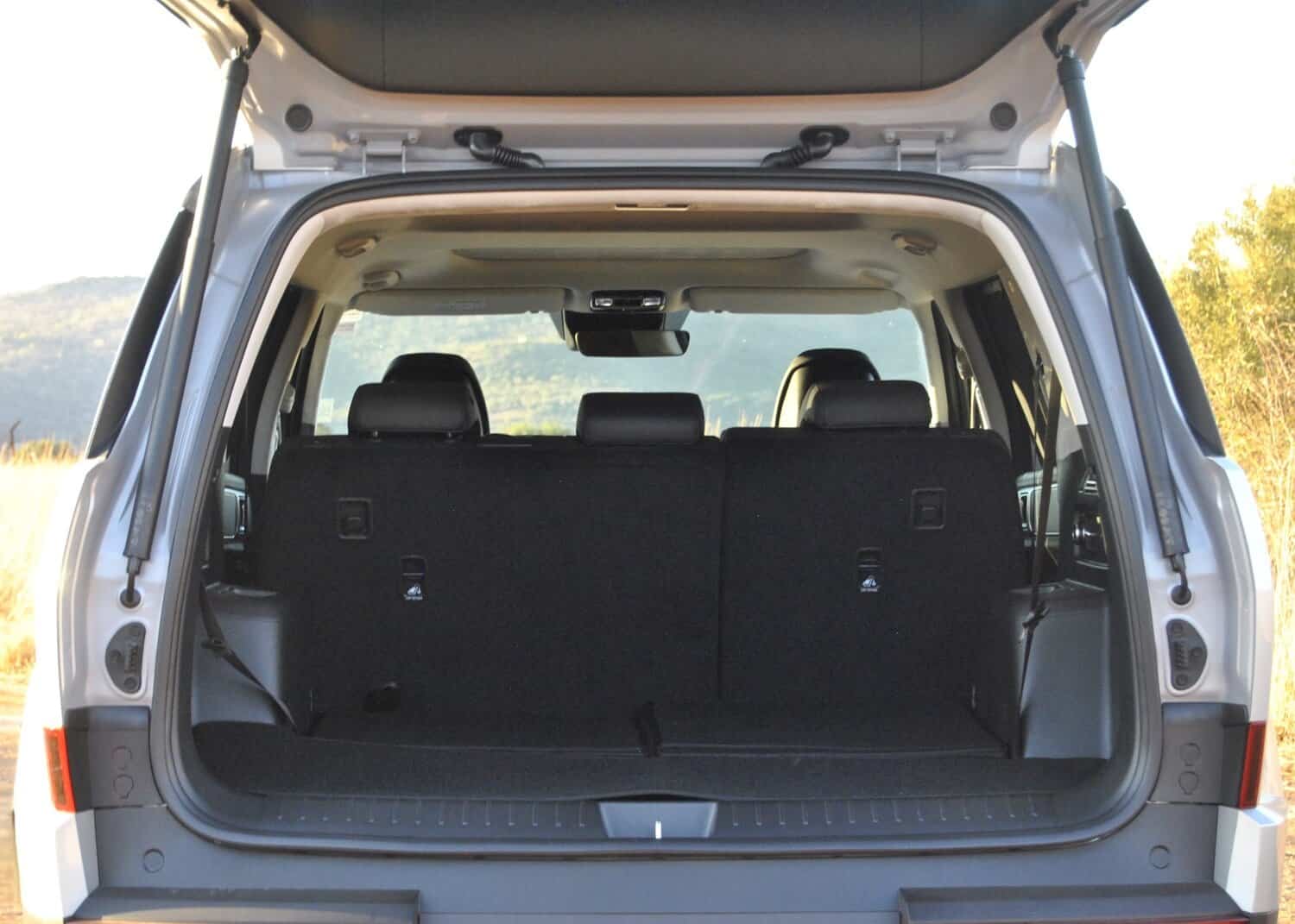 Hyundai debuts new hybrid SUV