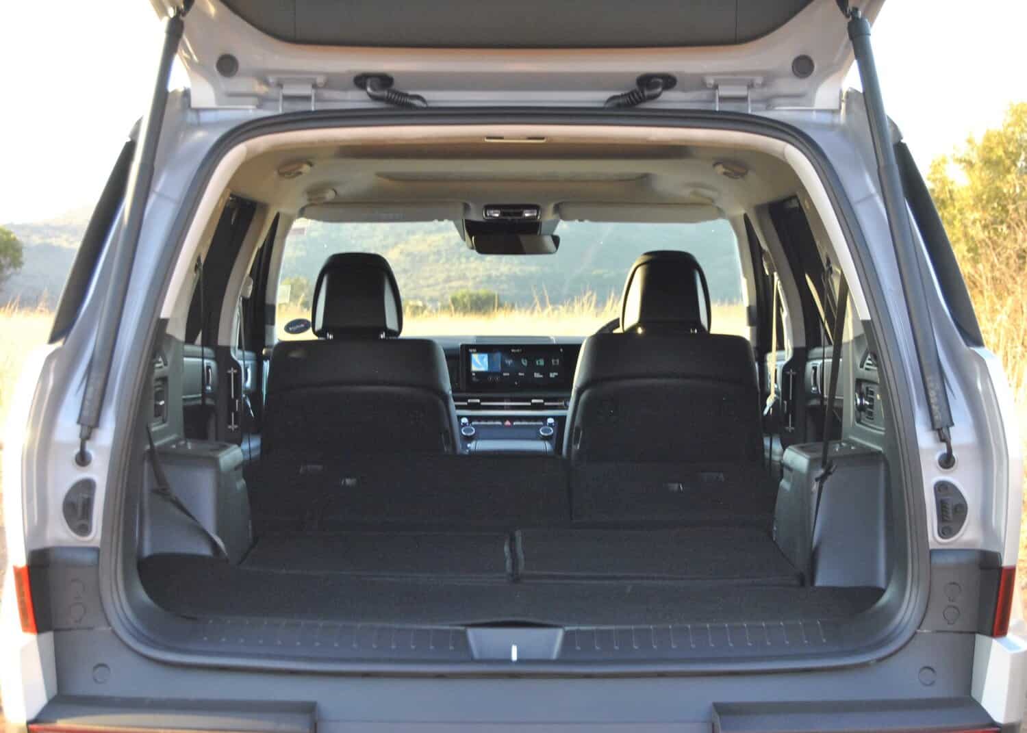 Hyundai debuts new hybrid SUV