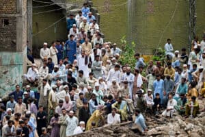 Death toll from northern Pakistan monsoon floods rises to almost 400