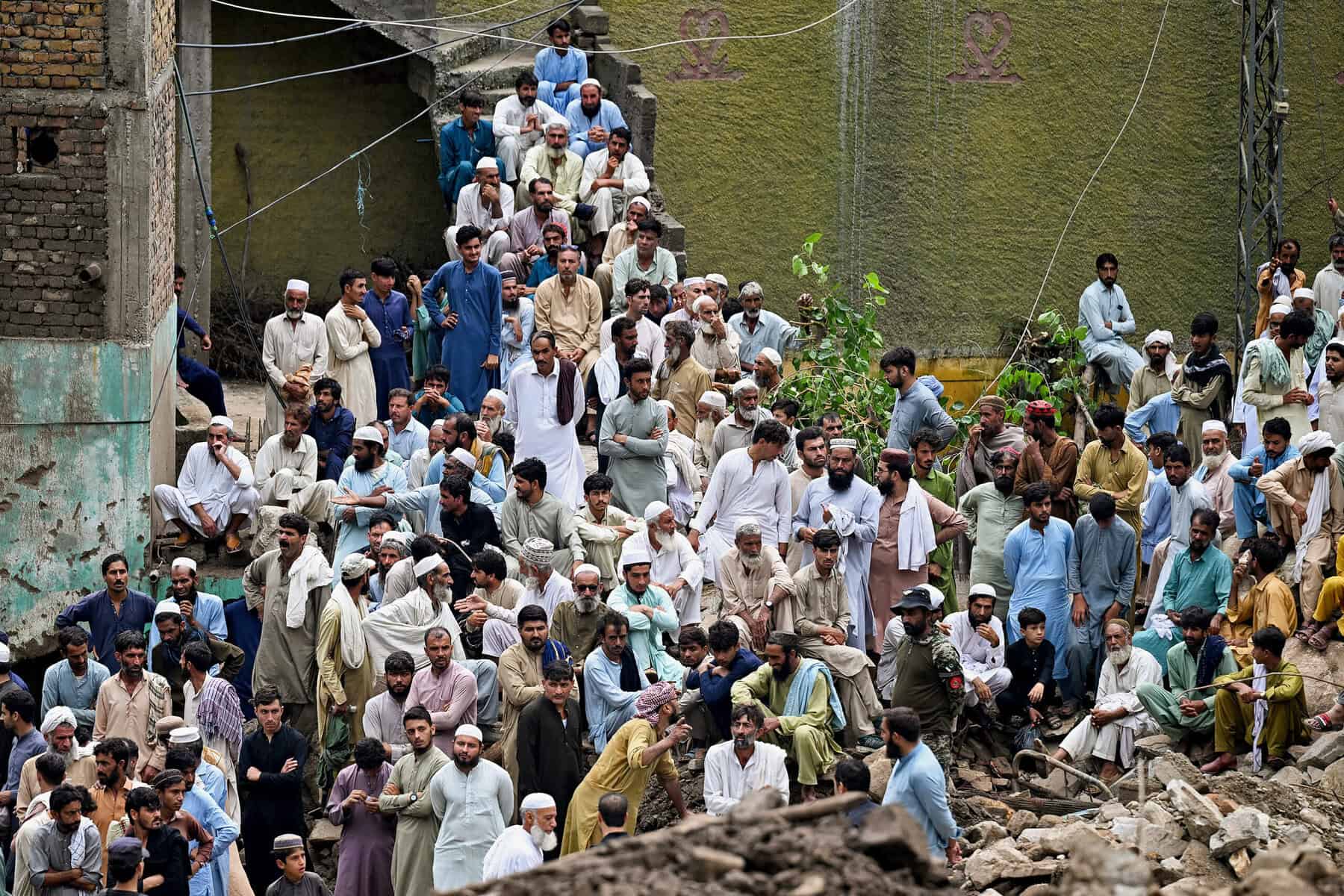 Death toll from northern Pakistan monsoon floods rises to almost 400