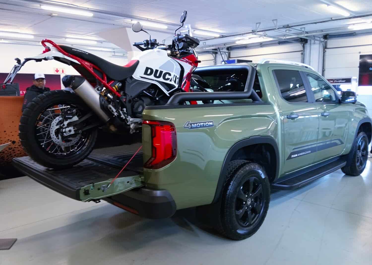 Volkswagen shows new 222 kW Amarok
