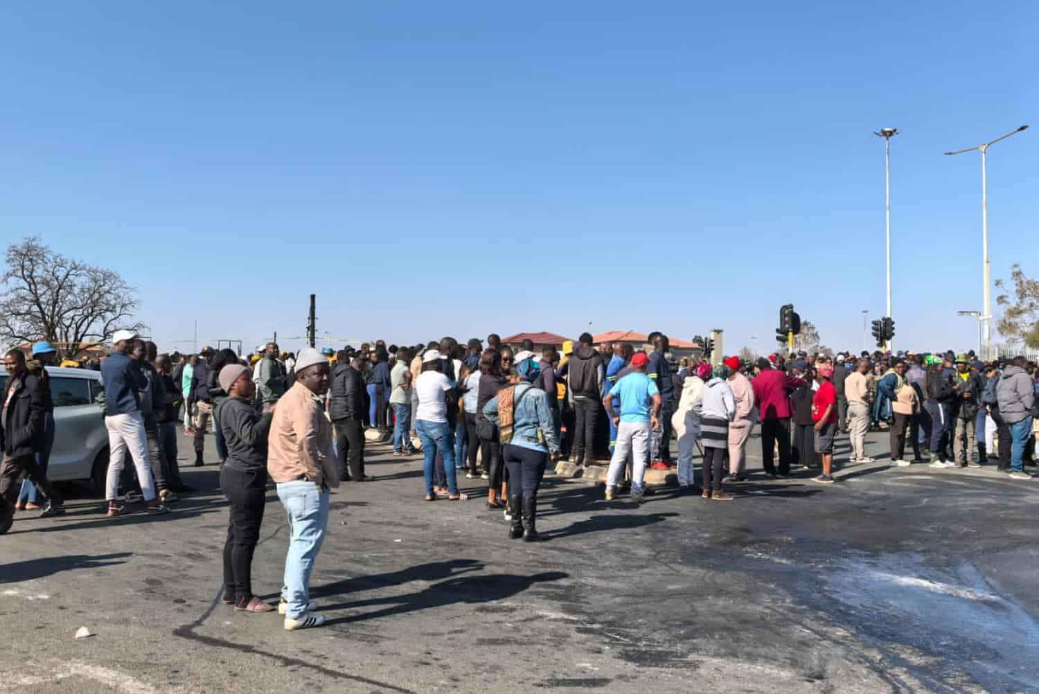 Maponya Mall Soweto ehailing driver taxi uber