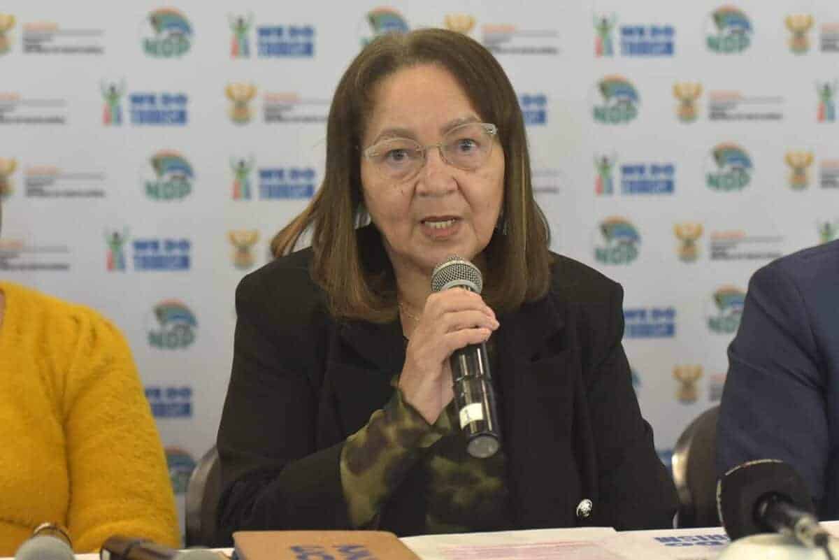 Minister De Lille dissolves SA Tourism board