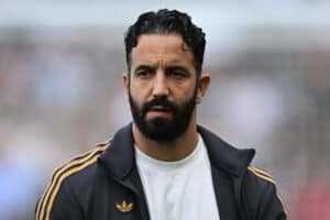 Amorim expects to stay at Man United as pressure mounts