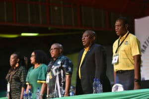 Will real leaders please stand up