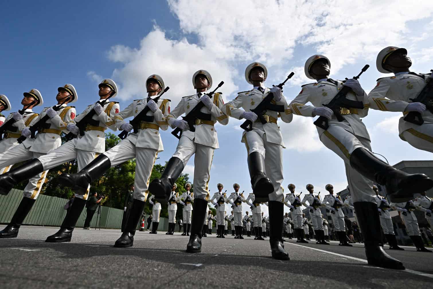 Chinese military personnel