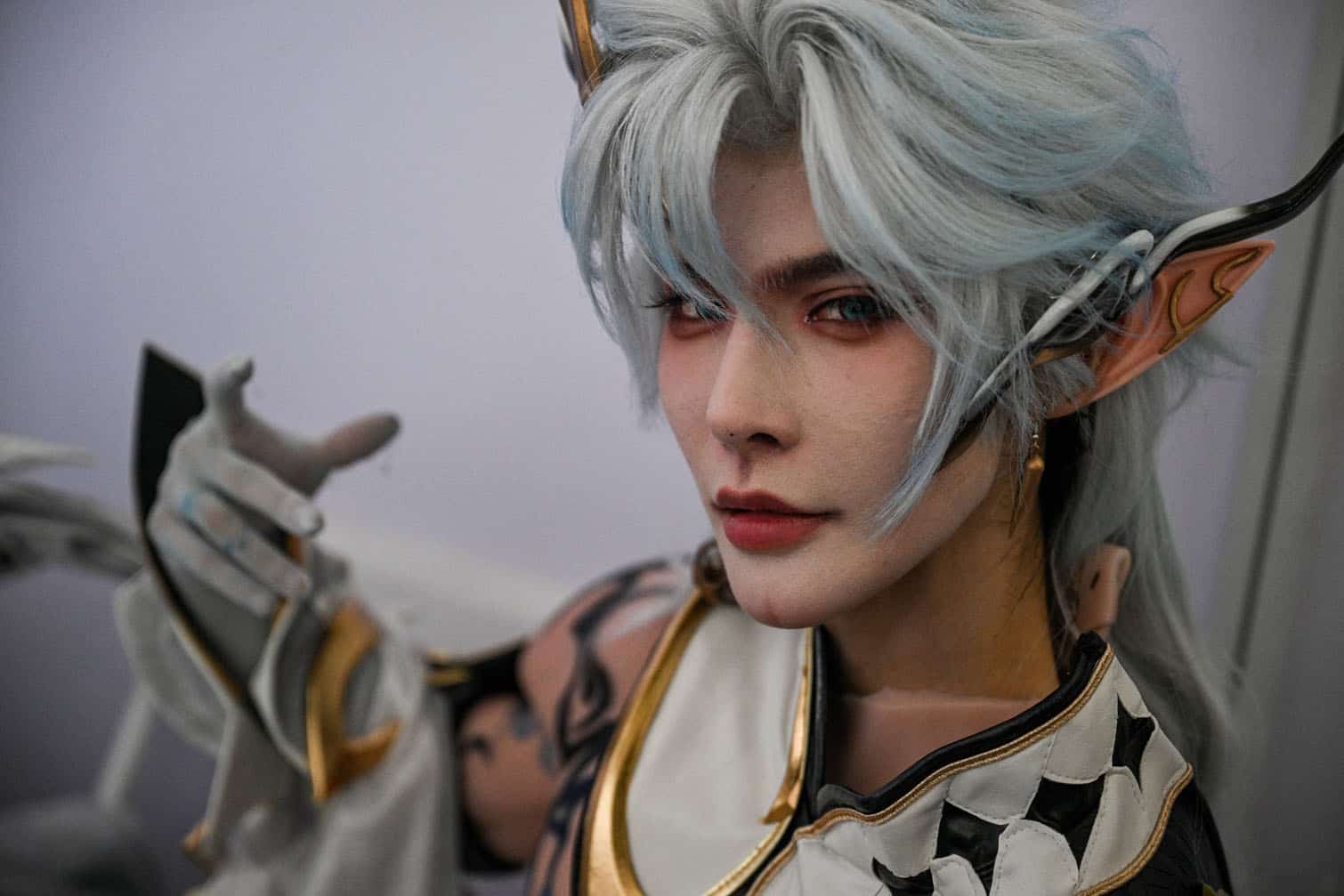 A cosplayer in the character of Zhuge Liang