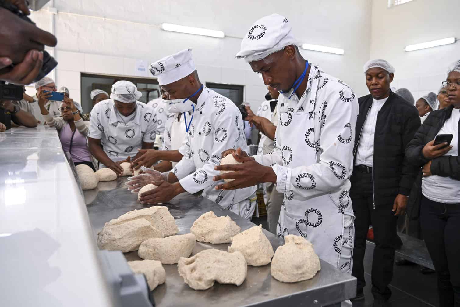Minister Pieter Groenewald Officially Opens Bakery At Durban Management Area