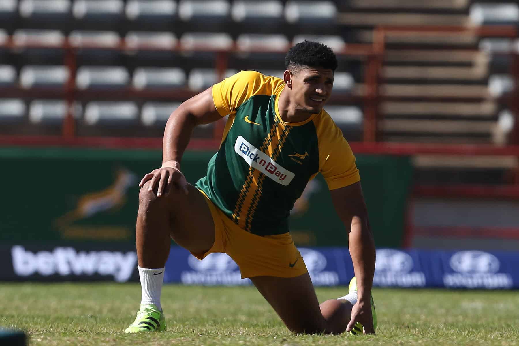 Springbok flyhalf Sacha Feinberg-Mngomezulu