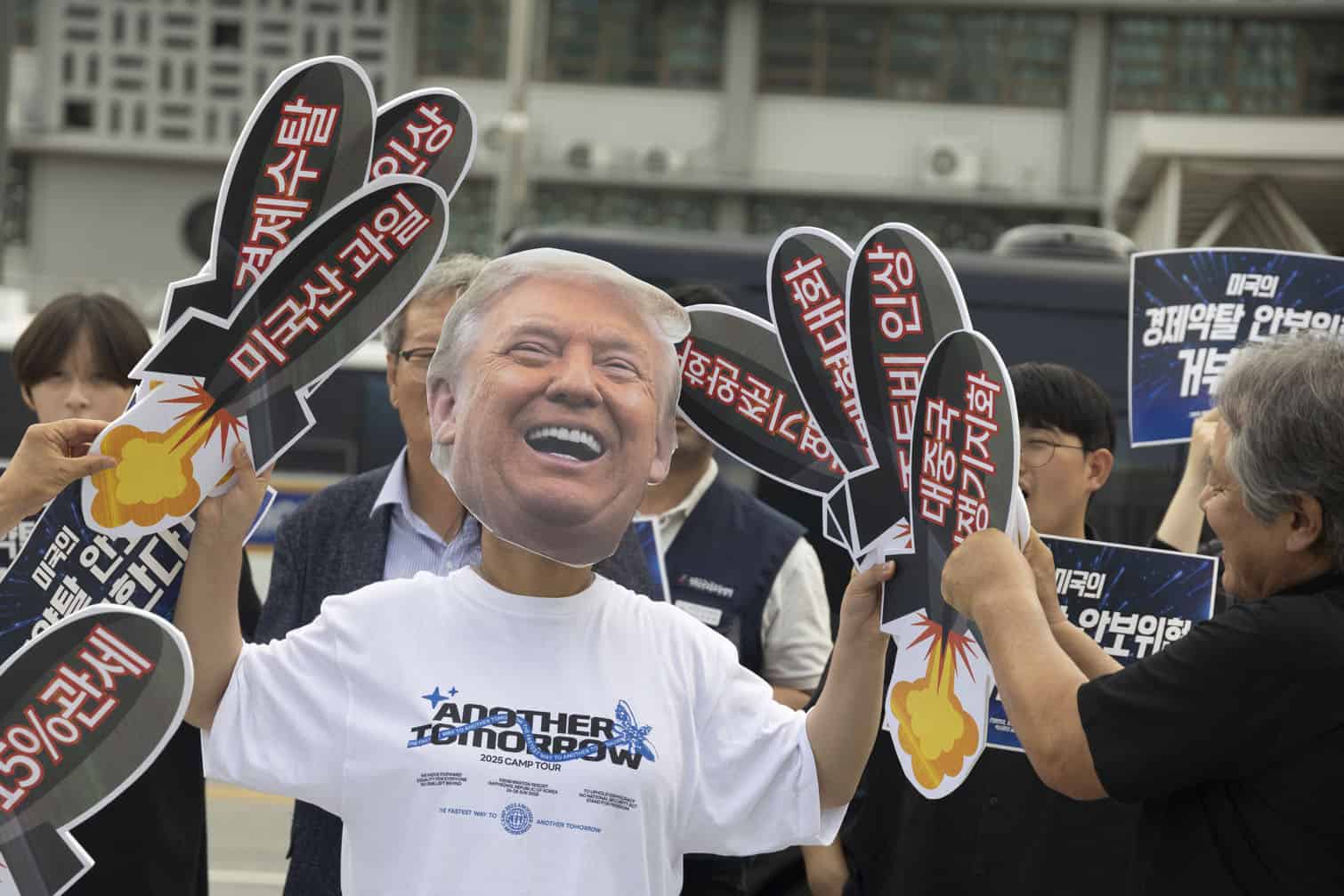 Protest in Seoul against US President Trump's defense policy toward South Korea