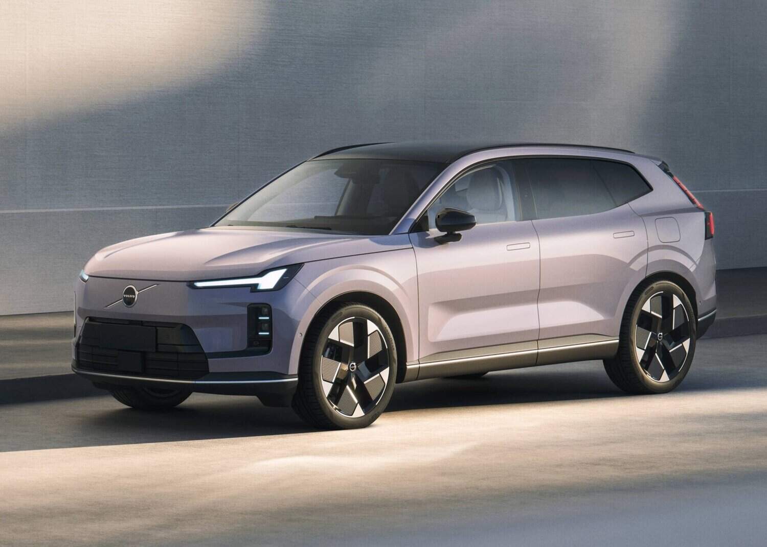 Volvo finally reveals all-new XC70