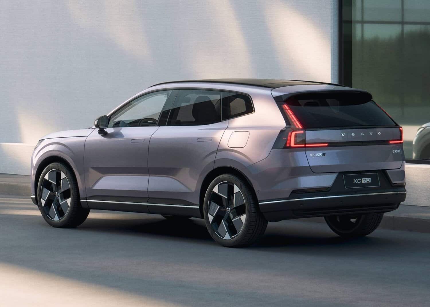 Volvo finally reveals all-new XC70