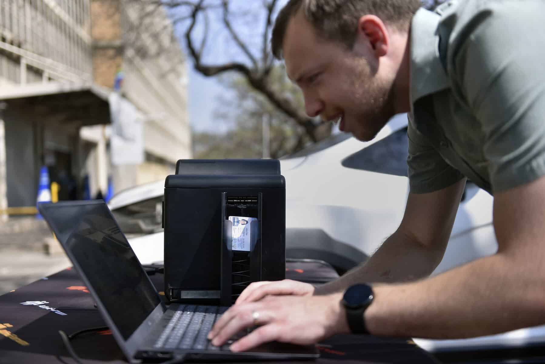 AfriForum challenges transport department with on-the-spot licence card printing demo
