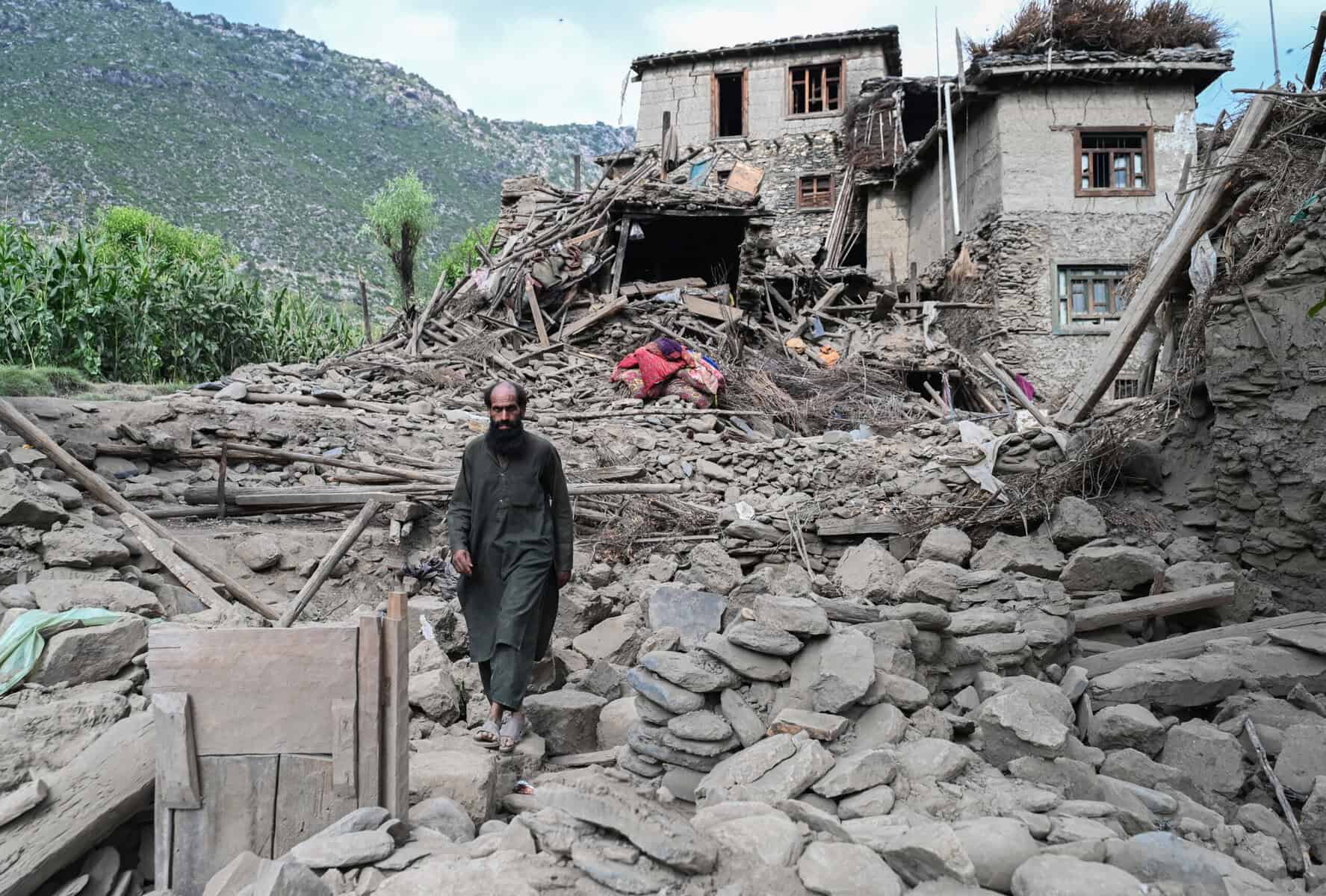 More than 1 400 dead as earthquake devastates eastern Afghanistan