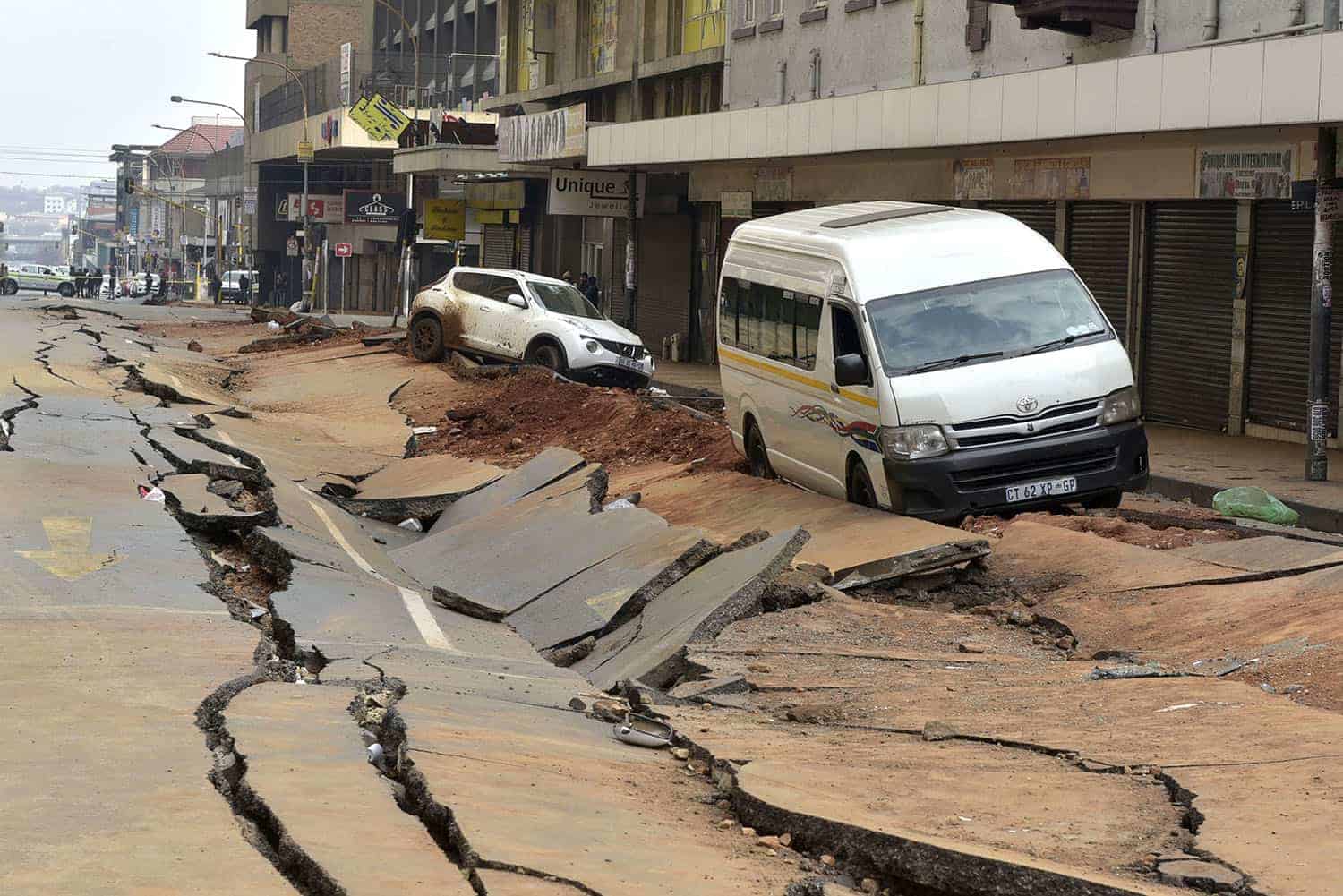 Lilian Ngoyi Street in Joburg set to reopen after massive gas explosion
