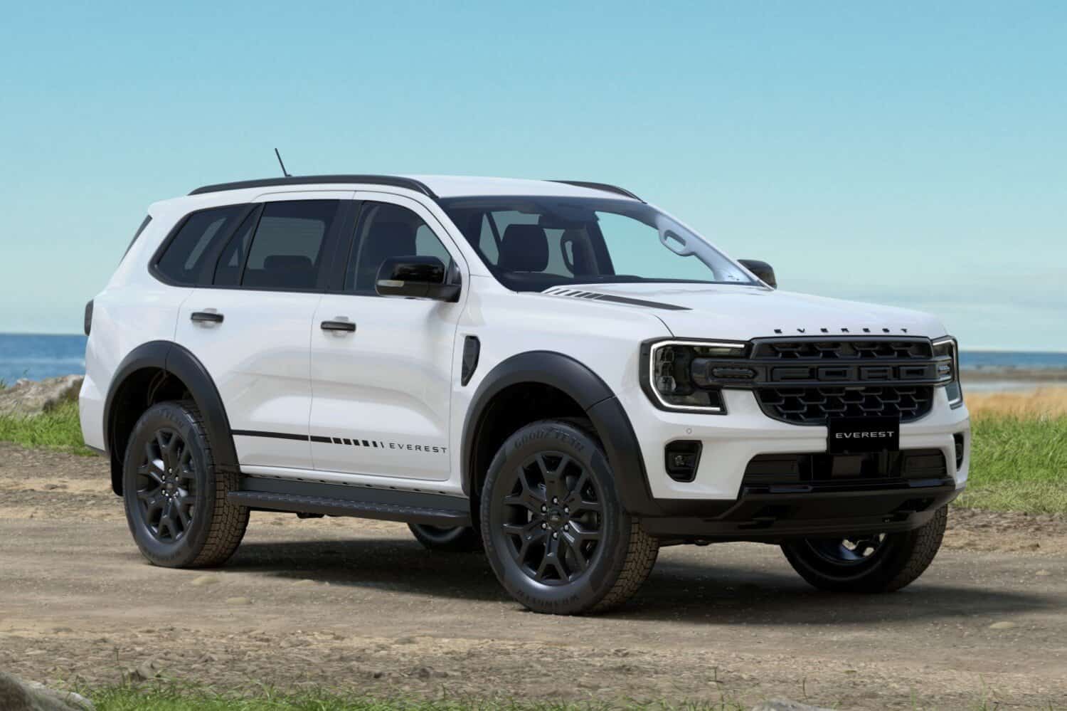 Ford hands black styling applique to Ranger XLT and Everest Sport